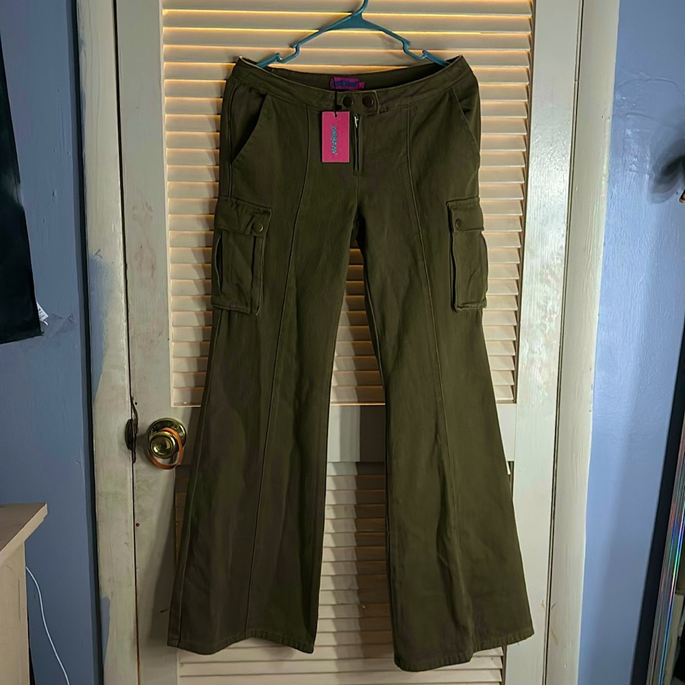 never worn, just didn’t like the style, tags still on